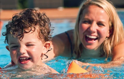 Crianças na piscina: regras de segurança básicas para o melhor verão de sempre.